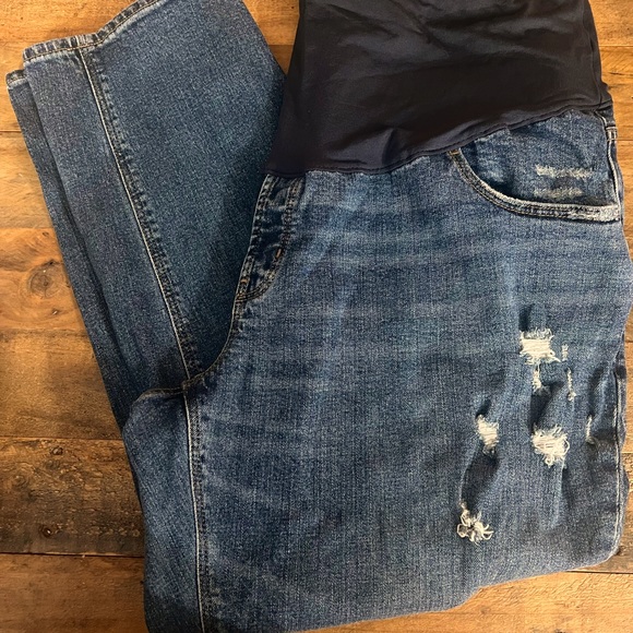 Old Navy Full Panel Boyfriend Fit Distressed Maternity Jeans - Picture 1 of 10